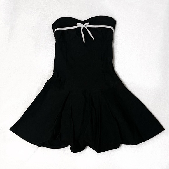 Motel Rocks Panolia Bow Front Bandeau Mini Dress in Tailoring Black - Picture 8 of 13